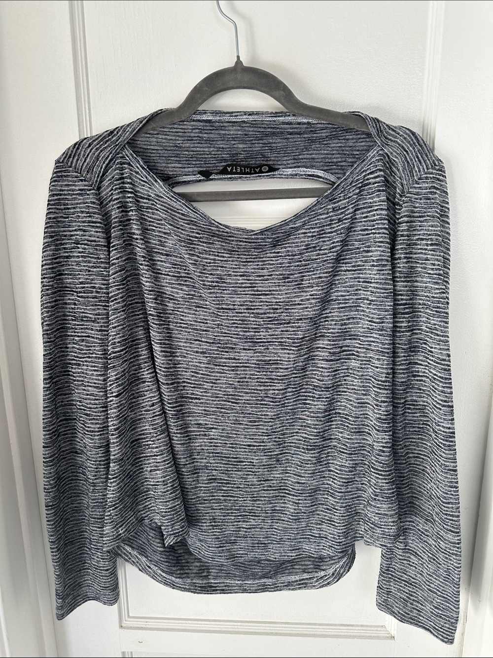 Athleta Heathered Blue & White Striped Long Sleeve Open Back Tee Size Medium